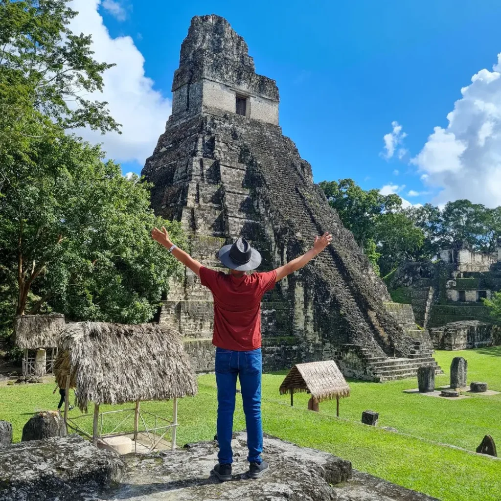 Tikal Guatemala pohled turista