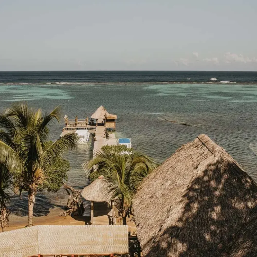 Tranquilseas Hotel Resort Roatán molo